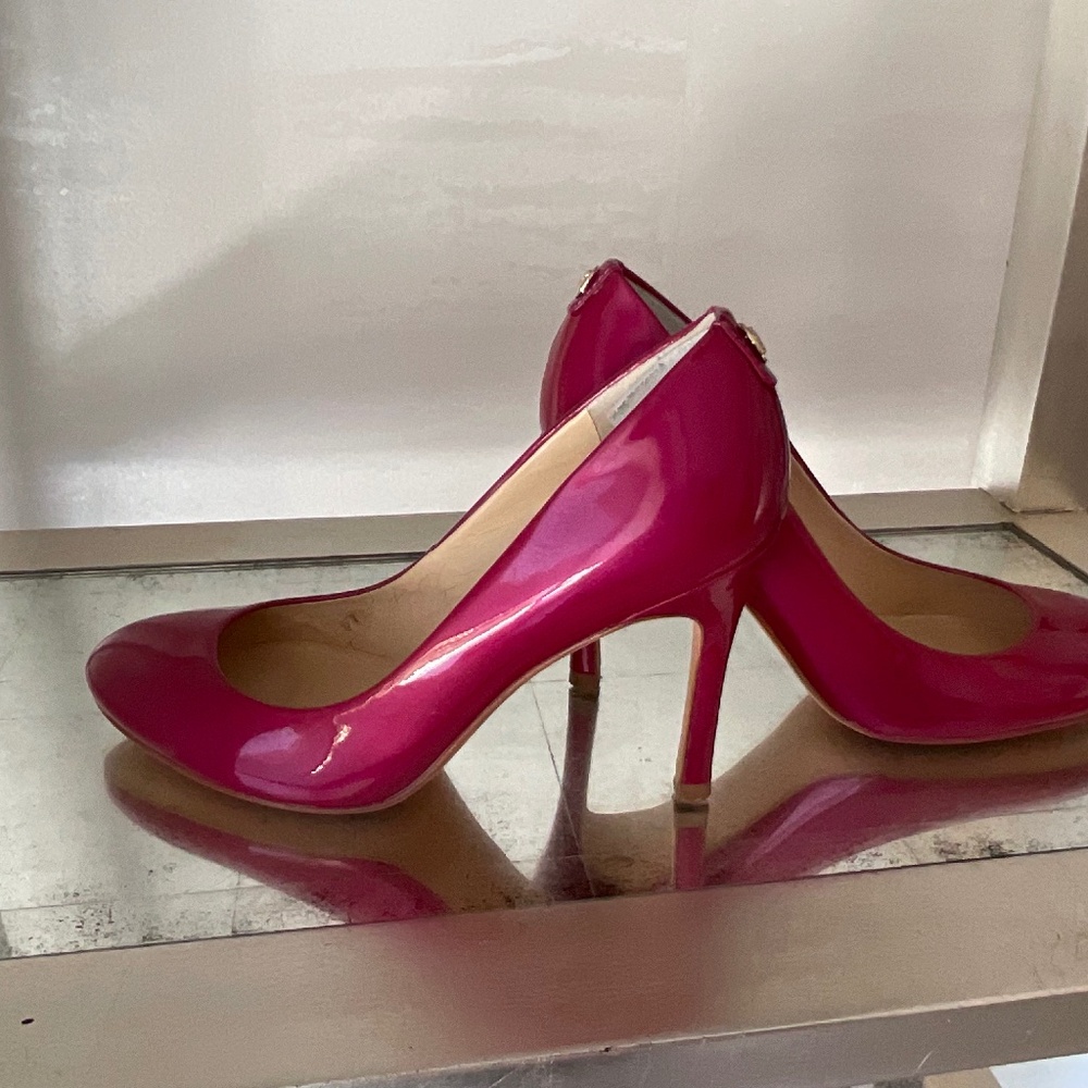 Pearly Fuschia Hot Pink Patent heels pristine